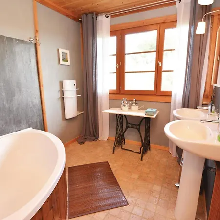 Gorgeous Home In Thezan-Les-Beziers Дом отдыха