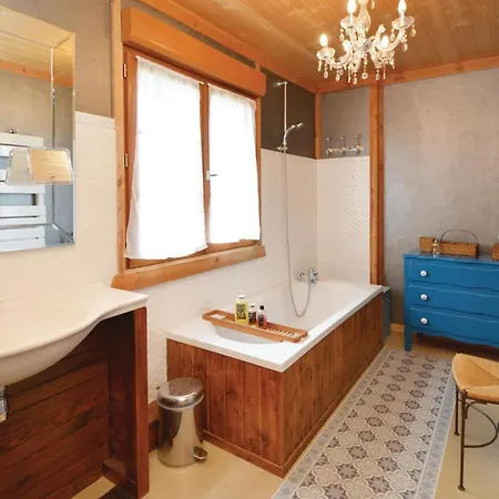 4 Bedroom In
